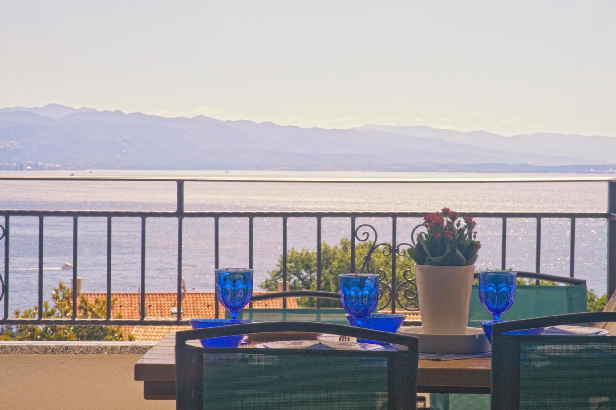 Riviera Blue Apartments With Seaview, Private Whirlpools And Parking Near Opatija Opric Luaran gambar
