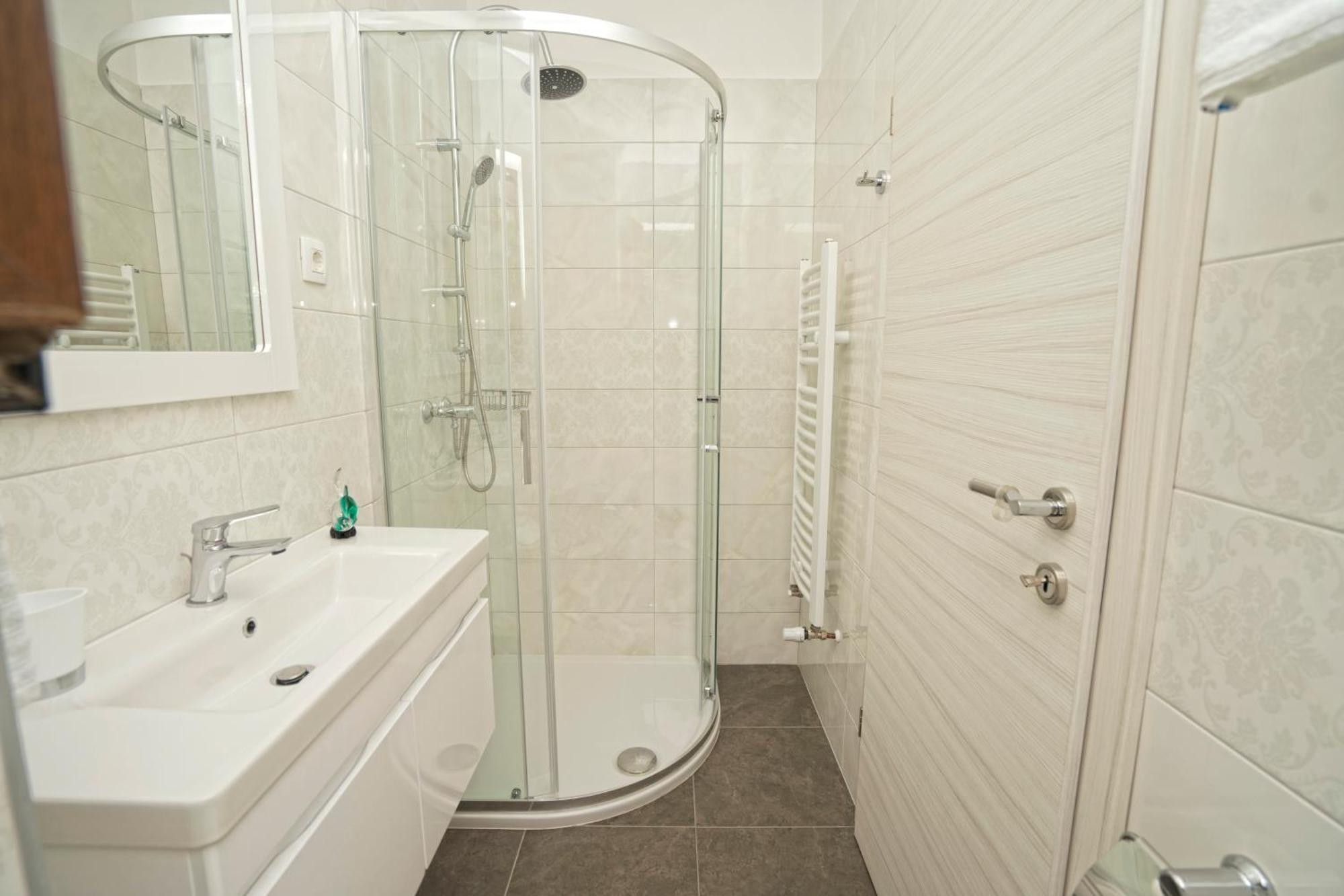 Riviera Blue Apartments With Seaview, Private Whirlpools And Parking Near Opatija Opric Luaran gambar