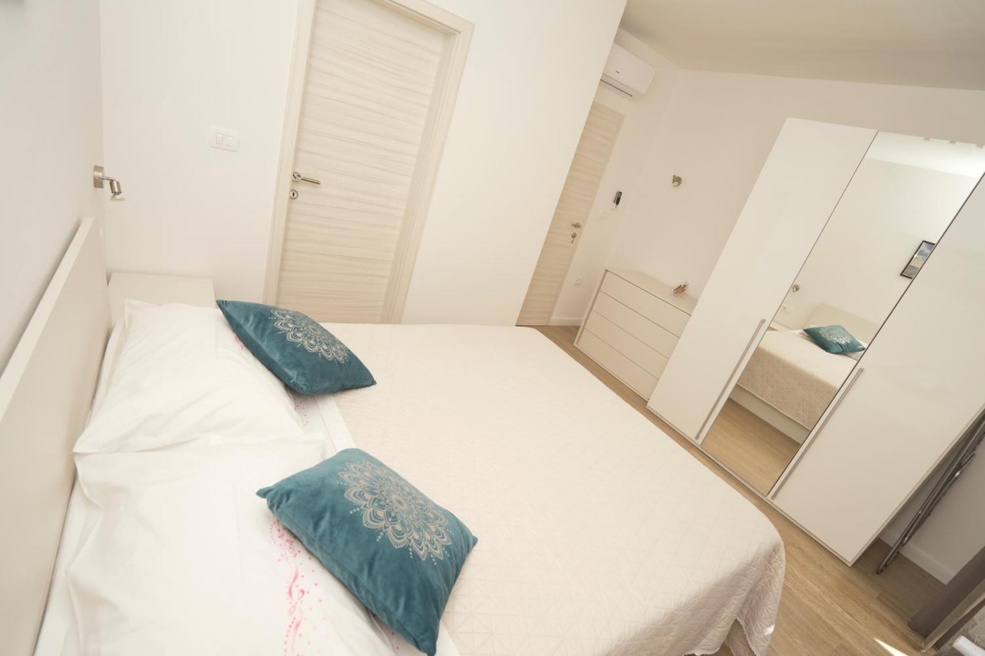 Riviera Blue Apartments With Seaview, Private Whirlpools And Parking Near Opatija Opric Luaran gambar