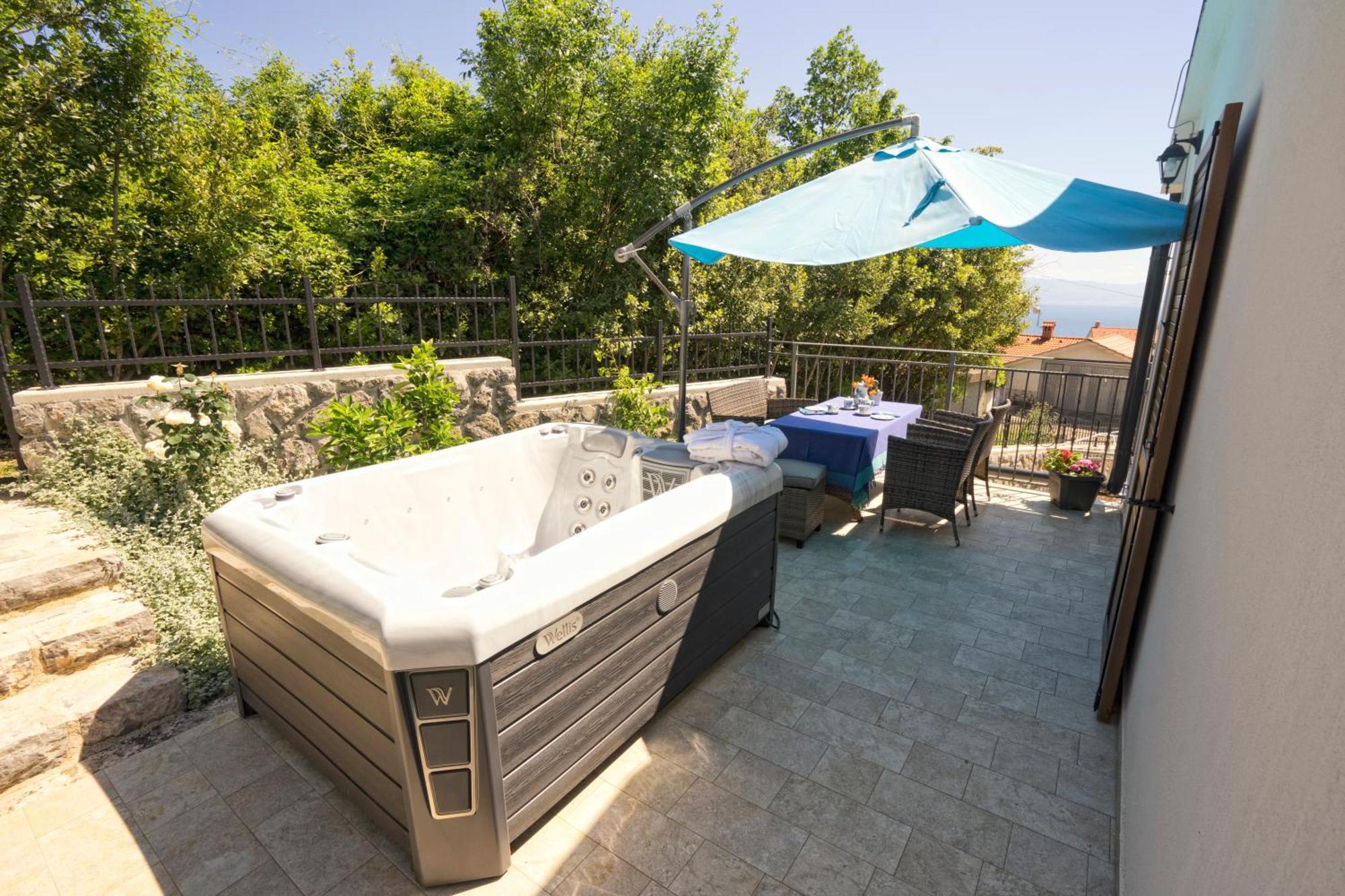 Riviera Blue Apartments With Seaview, Private Whirlpools And Parking Near Opatija Opric Luaran gambar